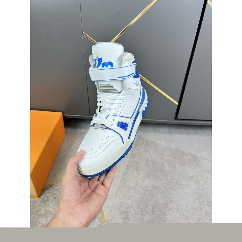 l**is V*t*n sneakers